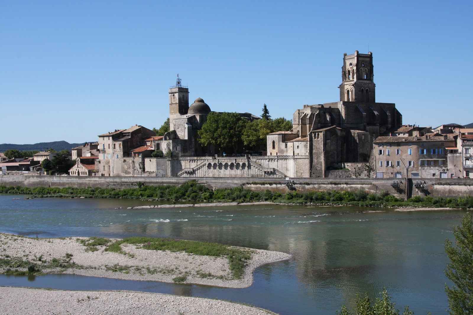 pont-saint-esprit-eglise.jpg -